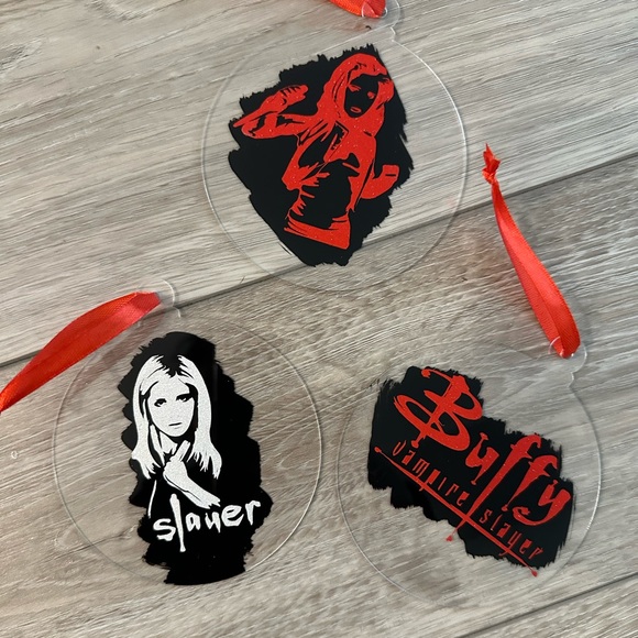 NWT Buffy the Vampire Slayer Christmas tree ornaments set of 3 - Picture 3 of 3
